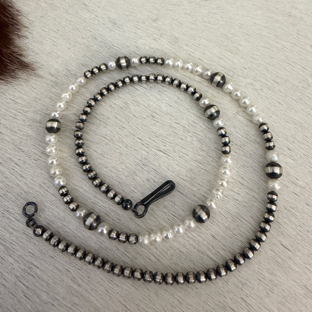 ❤️ 16” 2mm 5mm Desert Pearls & Fresh Water Pearls Native Made Navajo Sterling